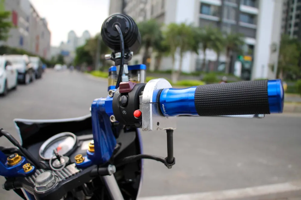 Xe Raider 150 độ tem theo phong cách Chelsea ảnh 6