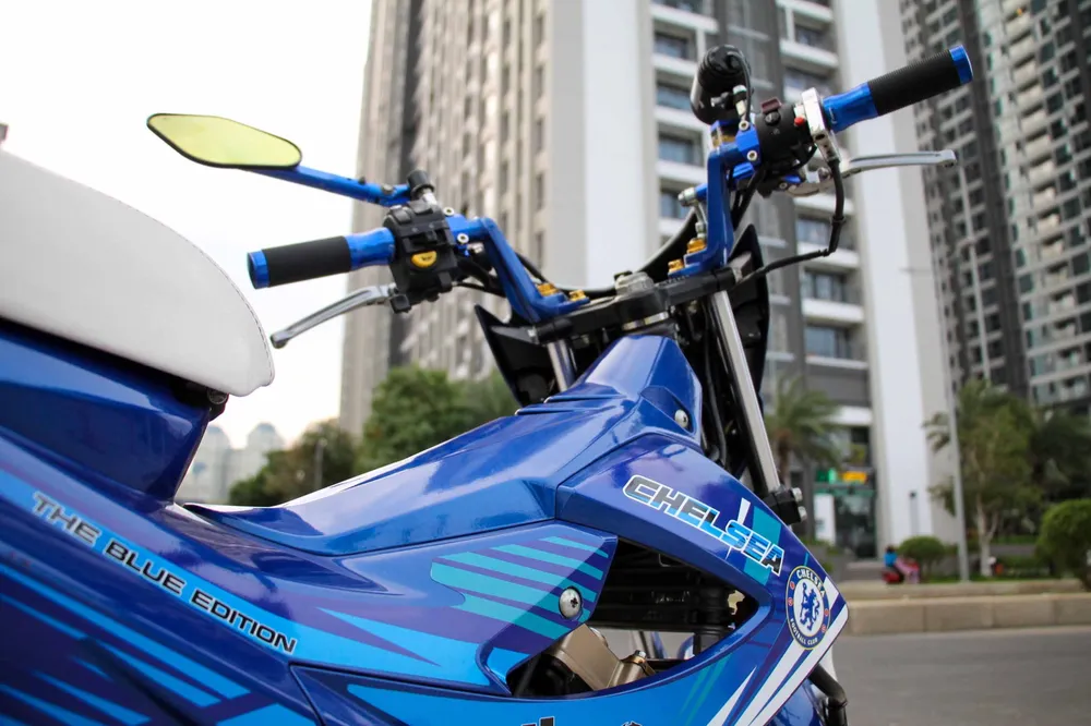 Xe Raider 150 độ tem theo phong cách Chelsea ảnh 8