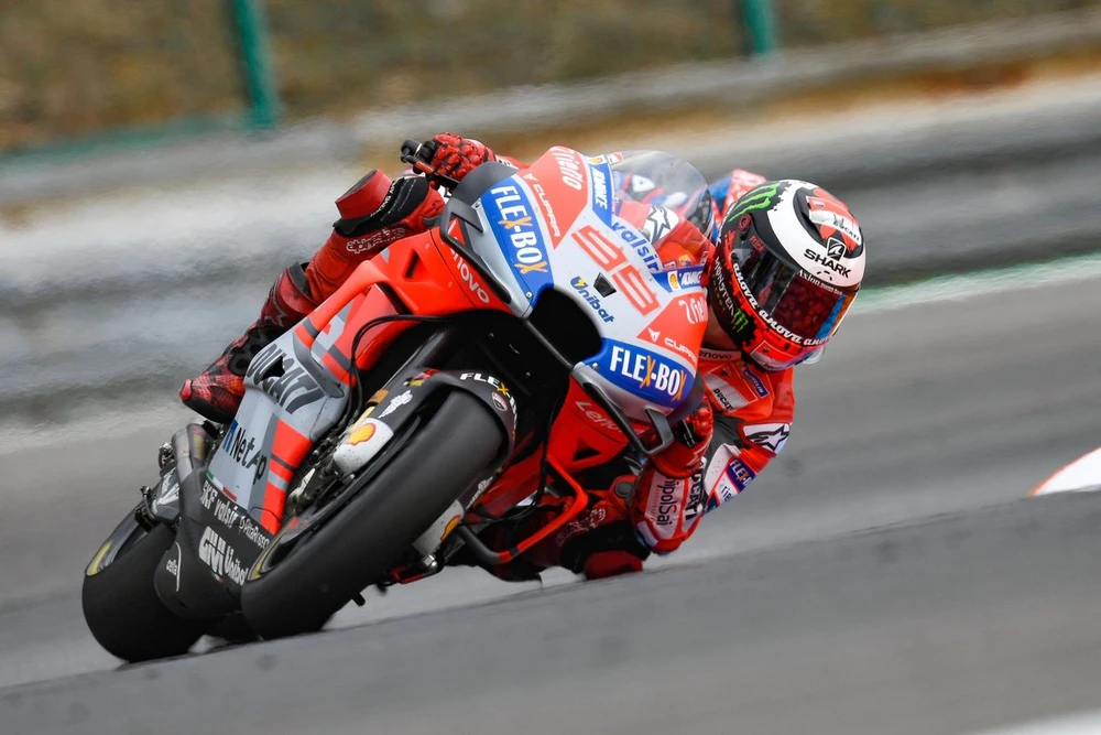 Jorge Lorenzo trên đường đua