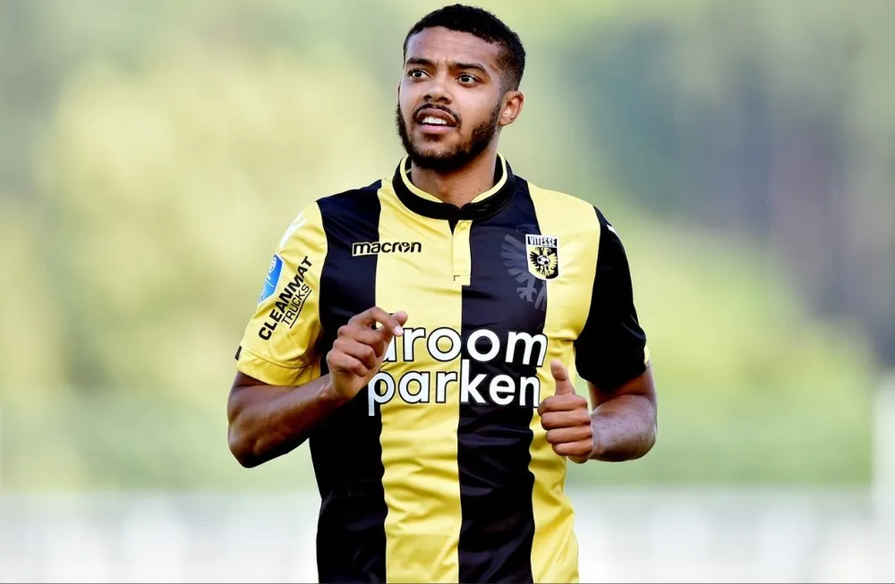 Thắng “5 sao”: Bạn thân Abramovich đi vào lịch sử của Vitesse ảnh 1