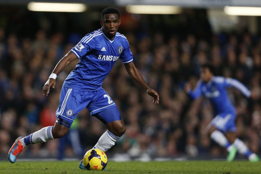 Samuel Eto'o trong màu áo Chelsea