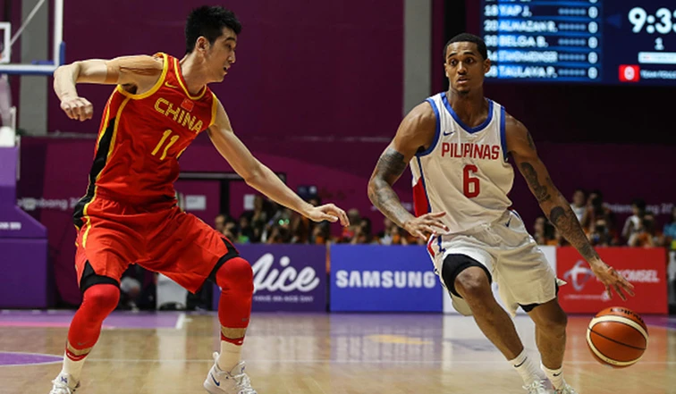 Jordan Clarkson (phải)