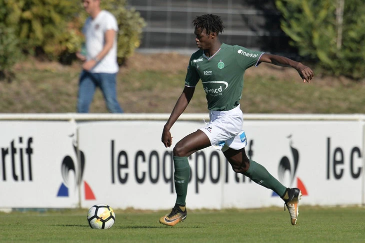 William Gomis trong màu áo đội trẻ của St Etienne