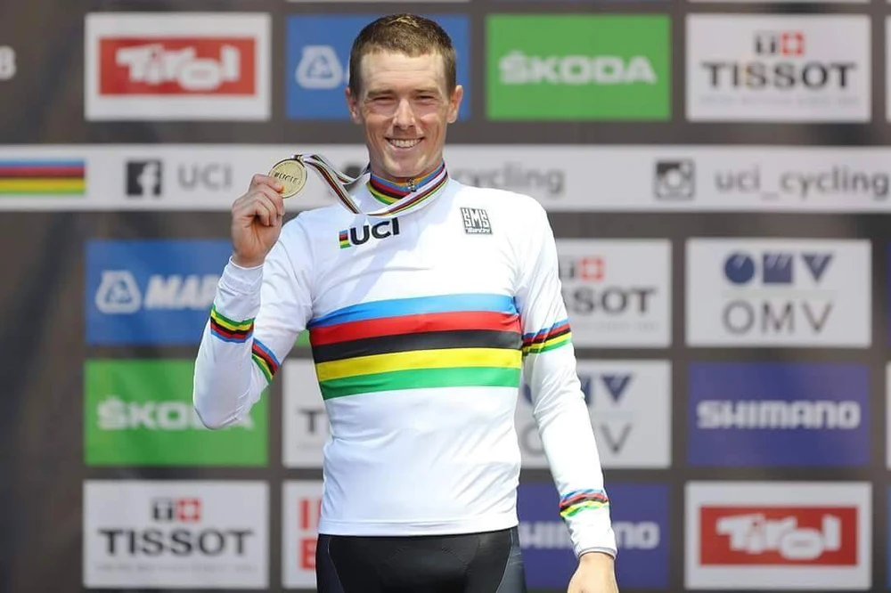 Rohan Dennis lần đầu tiên giành ngôi VĐTG