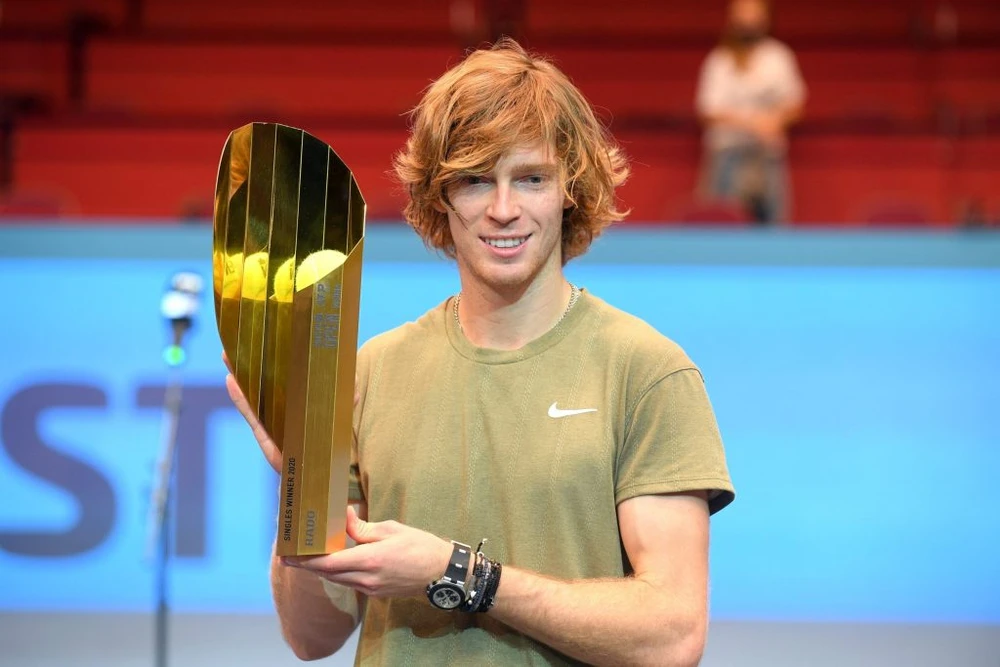 Andrey Rublev: Đăng quang lần thứ 5 trong mùa, giành suất dự giải “Bát đại cao thủ” ở London