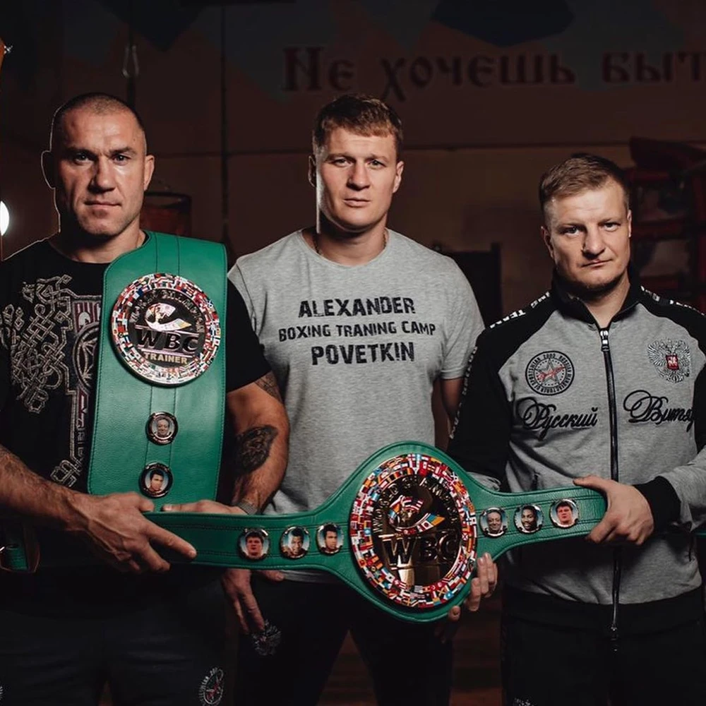 Povetkin (giữa) không muốn thượng đài với Usyk