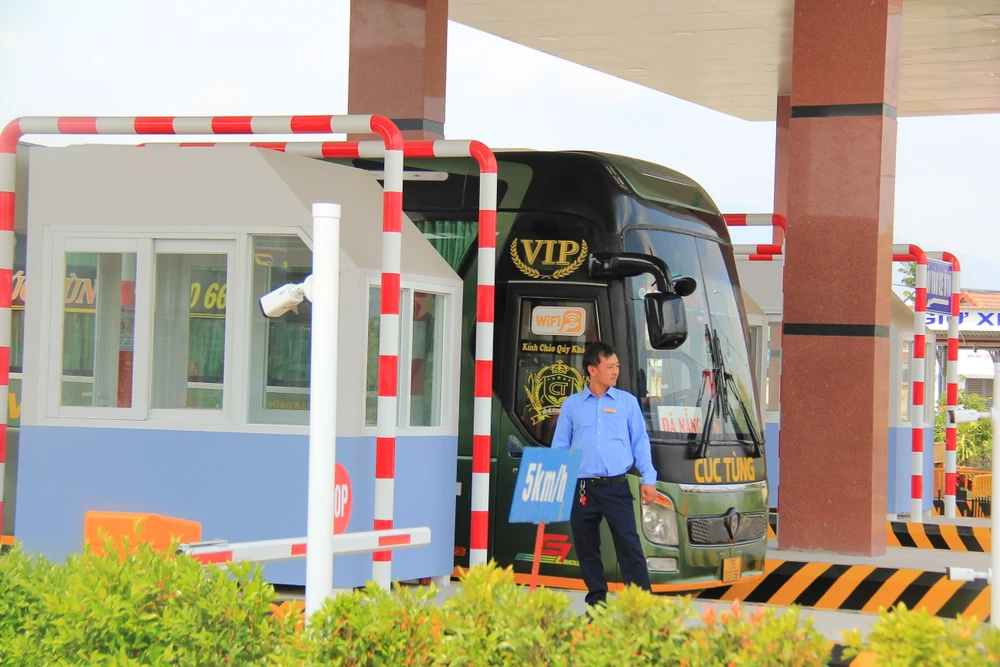 Tăng cường xe, đáp ứng nhu cầu đi lại của người dân trước, trong và sau lễ. Ảnh: CÔNG NHÂN IMG_3122.JPG