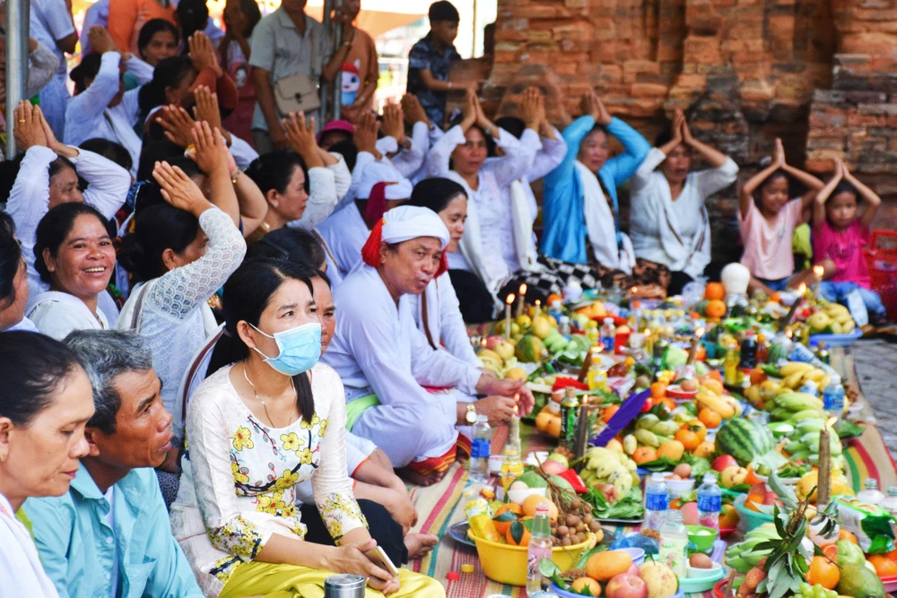 Khánh Hòa cần phát triển các hoạt động văn hóa tín ngưỡng đặc trưng để thu hút khách du lịch