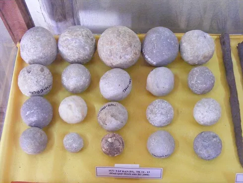 Thành Nhà Hồ - Đá truyền lời tiền nhân	 ảnh 8