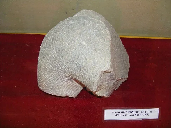 Thành Nhà Hồ - Đá truyền lời tiền nhân	 ảnh 9