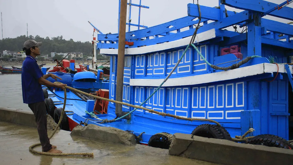 Các tỉnh miền Trung khẩn trương đối phó với bão số 10 ảnh 12