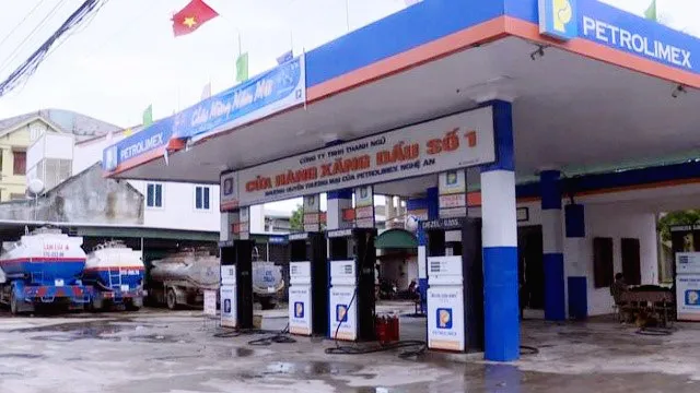 Phó Thủ tướng biểu dương lực lượng chức năng phát hiện ngàn hàng lít xăng A92 "dỏm" ảnh 1 Phó Thủ tướng biểu dương lực lượng chức năng phát hiện ngàn hàng lít xăng A92 "dỏm" ảnh 1