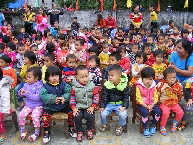 Xây phòng học, trao quà cho trẻ vùng cao ảnh 2 Xây phòng học, trao quà cho trẻ vùng cao ảnh 2