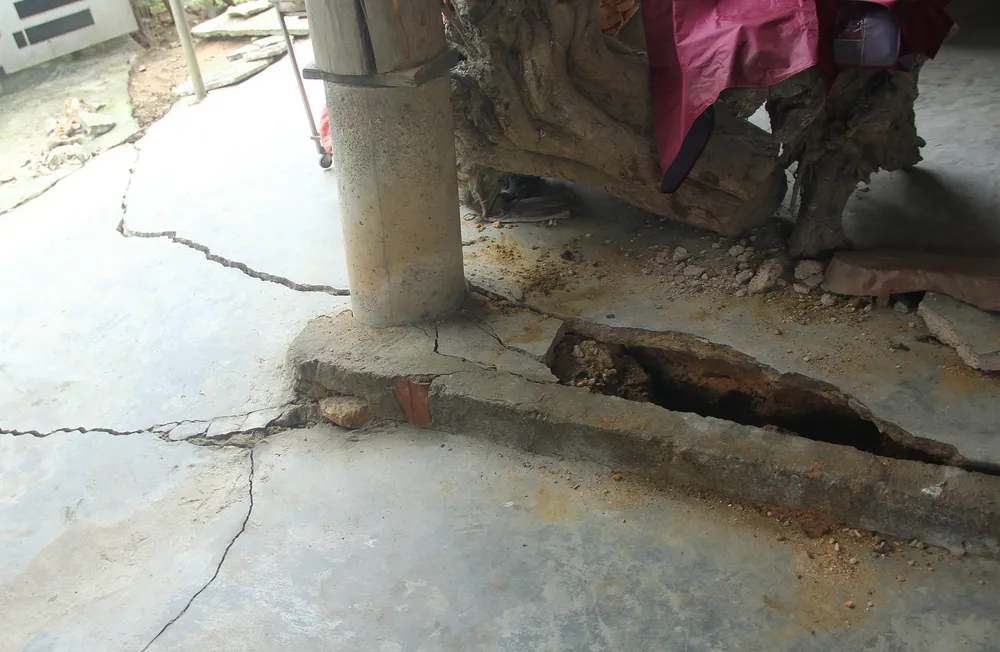 Nghệ An: Người dân lại thấp thỏm lo lắng vì sụt đất, nứt nhà ảnh 2