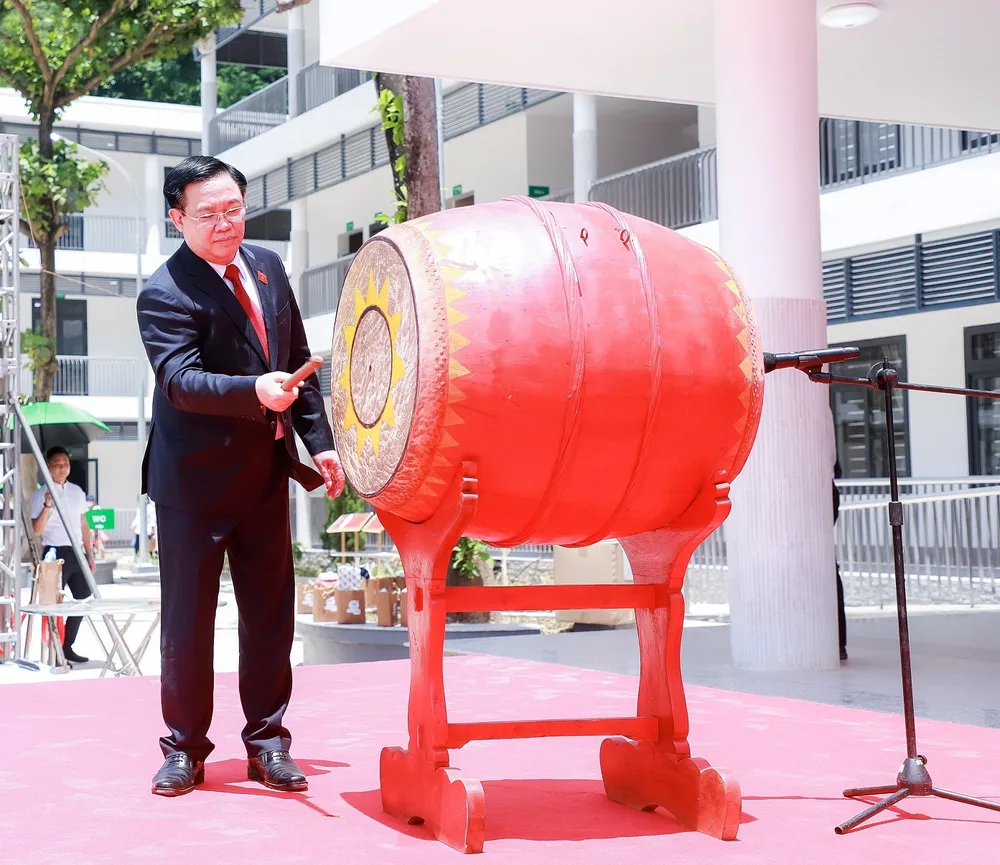 Chủ tịch Quốc hội Vương Đình Huệ: Đảng và Nhà nước luôn đặc biệt coi trọng giáo dục và đào tạo ảnh 4 Chủ tịch Quốc hội Vương Đình Huệ: Đảng và Nhà nước luôn đặc biệt coi trọng giáo dục và đào tạo ảnh 4