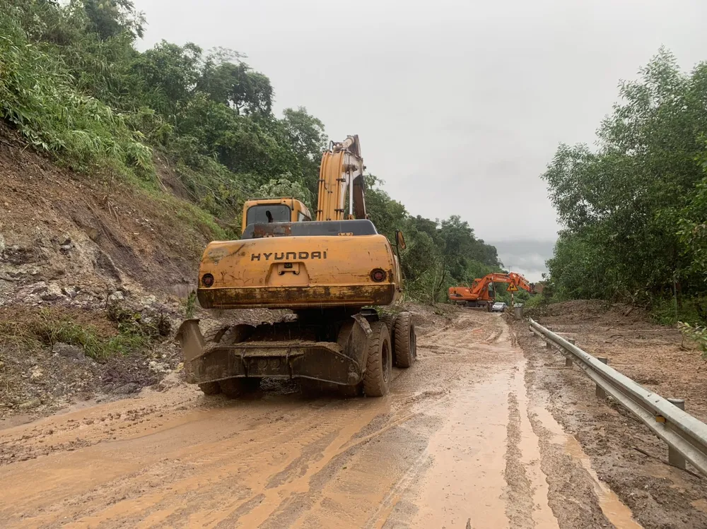 Tìm thấy thi thể hai vợ chồng bị lũ cuốn trôi khi đi khám bệnh  ảnh 9