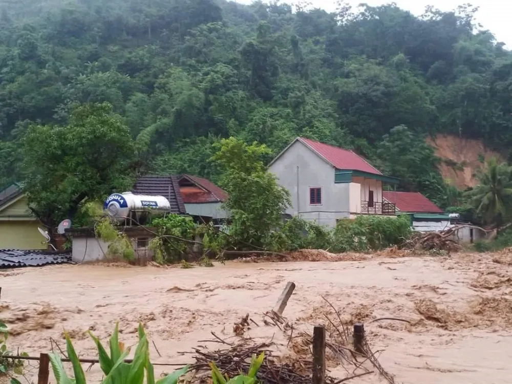 Cận cảnh trận lũ kinh hoàng quét qua Kỳ Sơn (Nghệ An) ảnh 6