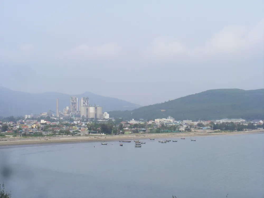 Một góc Khu kinh tế Nghi Sơn (Thanh Hóa)