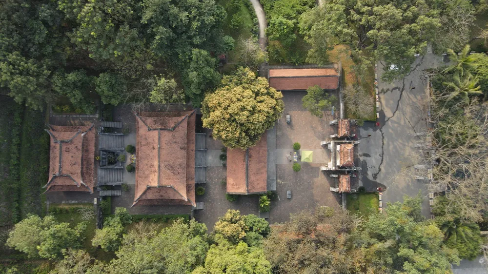 Đền Bà Triệu được xây dựng theo kiến trúc truyền thống với nhà tiền đường, trung đường, hậu cung Đền Bà Triệu được xây dựng theo kiến trúc truyền thống với nhà tiền đường, trung đường, hậu cung