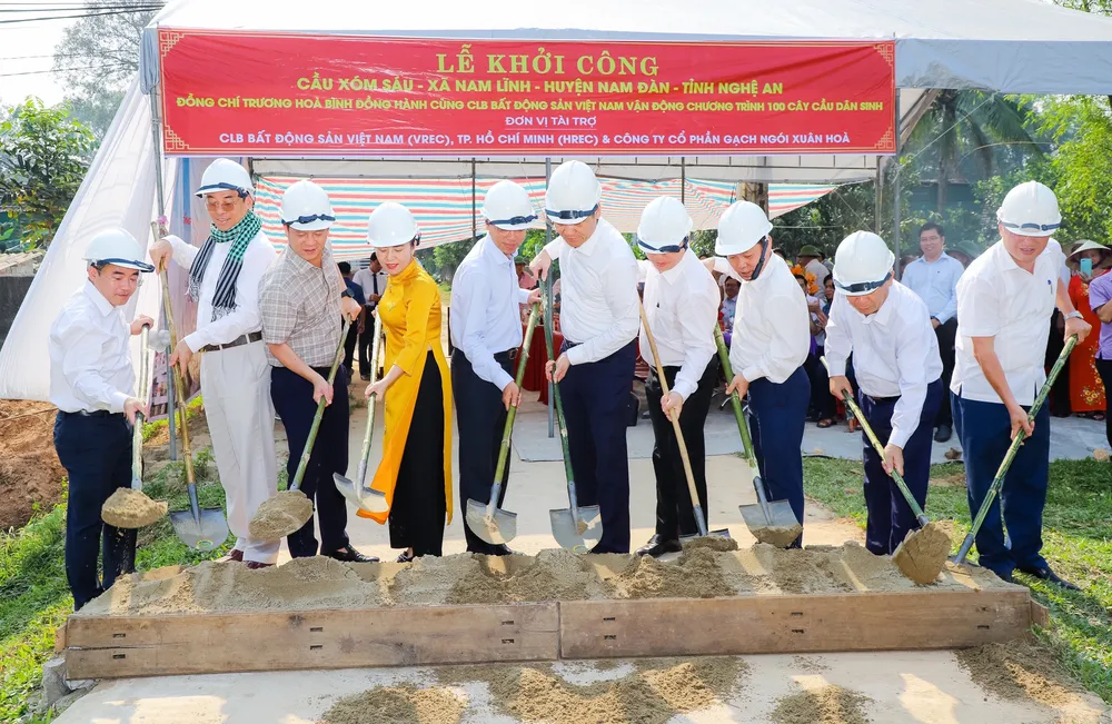 Lãnh đạo TPHCM và tỉnh Nghệ An khởi công cầu dân sinh xóm 6 (xã Nam Lĩnh, huyện Nam Đàn)