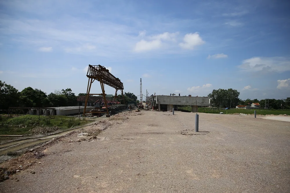 Khu vực thi công cầu Hưng Đức - cầu vượt sông Lam