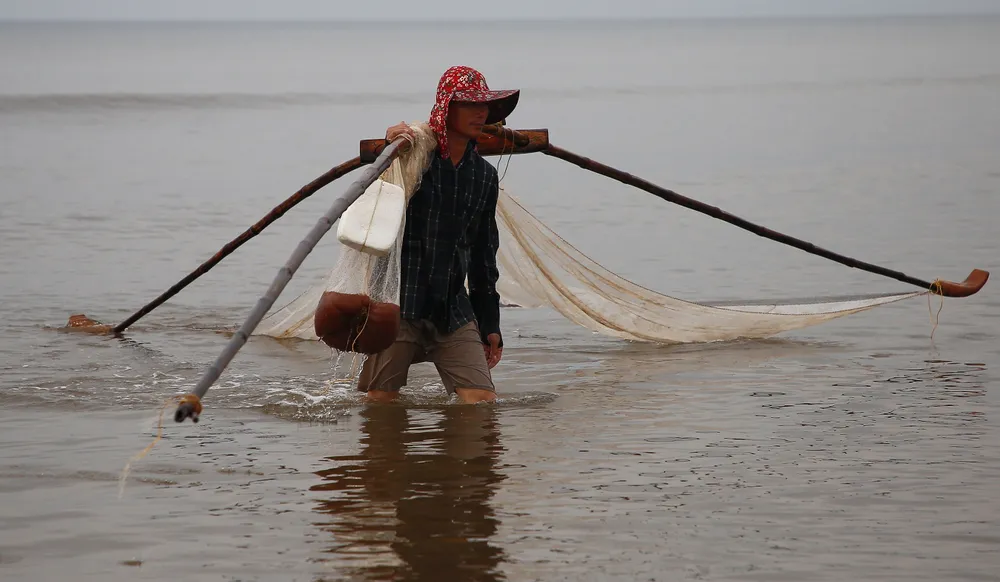 Cái xúc - dụng cụ truyền thống dùng để bắt moi Cái xúc - dụng cụ truyền thống dùng để bắt moi