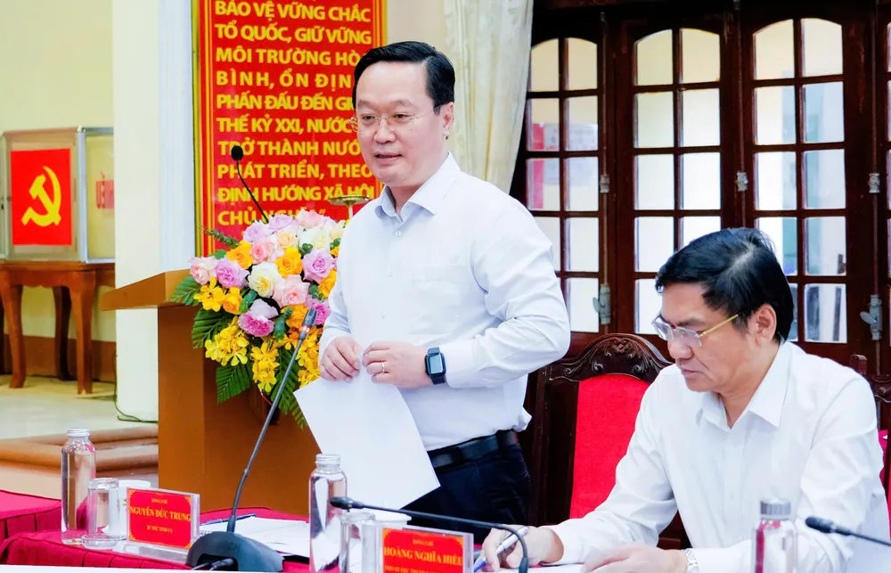 សមមិត្ត Nguyen Duc Trung លេខាគណៈកម្មាធិការបក្សខេត្ត Nghe An ថ្លែងមតិក្នុងកិច្ចប្រជុំ។ o TRung.jpg