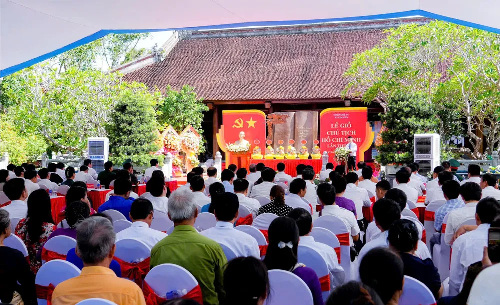 Trang trọng Lễ giỗ Chủ tịch Hồ Chí Minh lần thứ 56 1.jpg