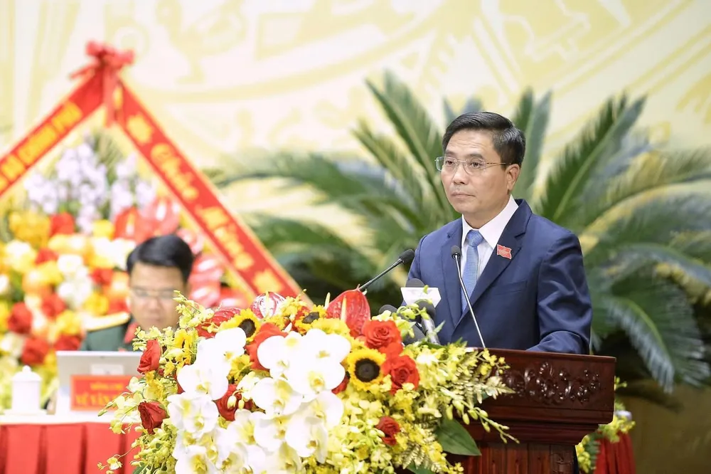 Bí thư Tỉnh ủy Thanh Hóa Nguyễn Doãn Anh trình bày báo cáo chính trị tại đại hội 3.jpg