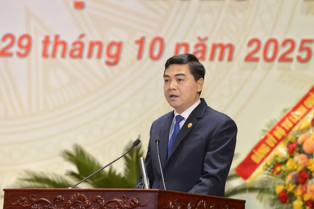 Chủ tịch UBND tỉnh Thanh Hóa Nguyễn Hoài Anh phát biểu 2.jpg