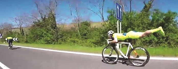 飛行姿勢騎行（圖片來源：互聯網）