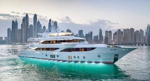 ４７米長鑲嵌寶石遊艇（圖片來源：互聯網）