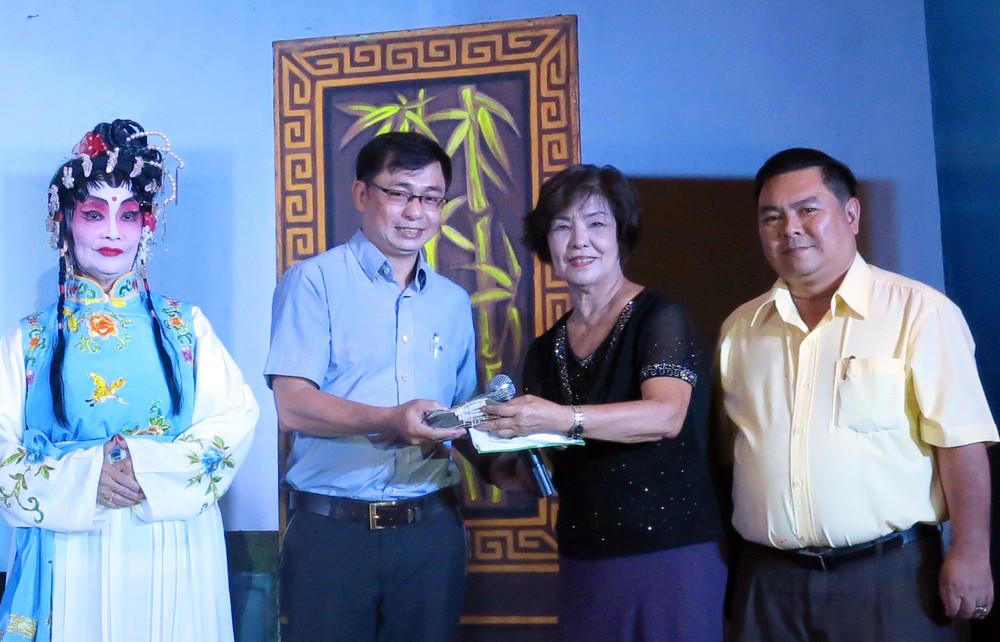 統一粵劇團賑濟中部災民 ảnh 3