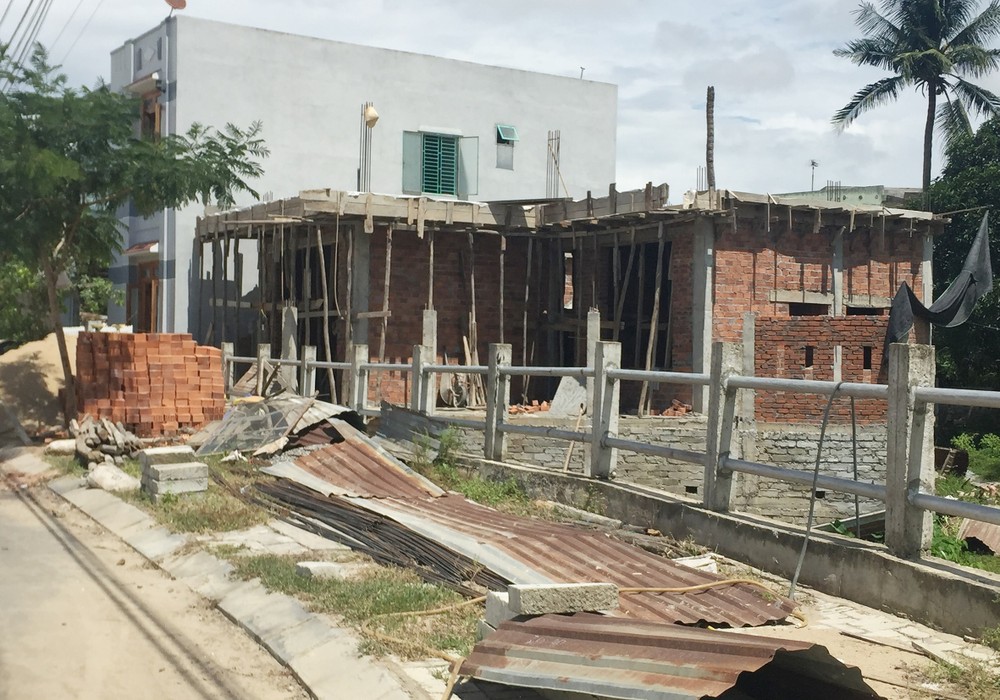 民眾須慎重購買、修建違規工程。