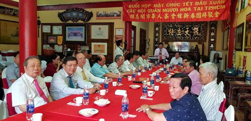 市民族處主任吳文展、市各少數民族文學藝術協會主席劉金華、市祖國陣線委員會副主席何增、第五郡郡委書記武進士、郡委副書記陳氏英武，以及該郡各科、各華人會館代表出席。