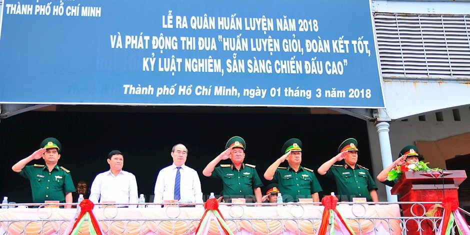 〕昨(1)日上午，市司令部舉行2018年軍事訓練及發起“優秀訓練，良好團結，嚴正紀律，隨時備戰精神”競賽運動。黨中央政治局委員、市委書記阮善仁出席啟動儀式。