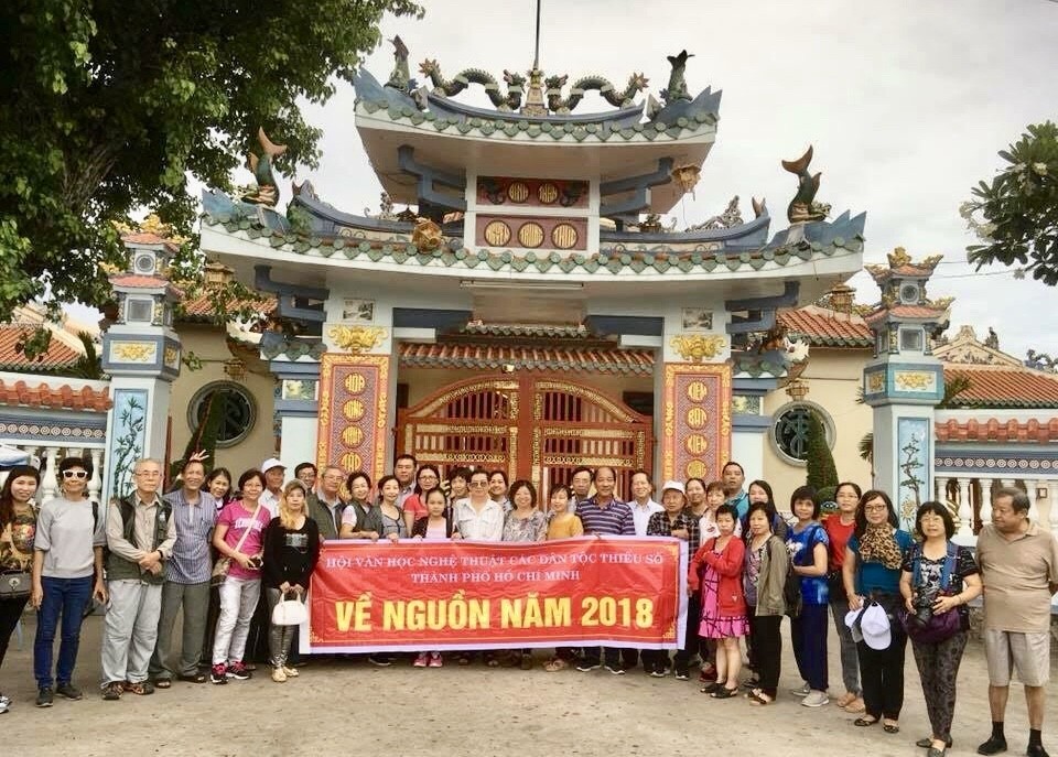 文藝工作者到西區採風 ảnh 1