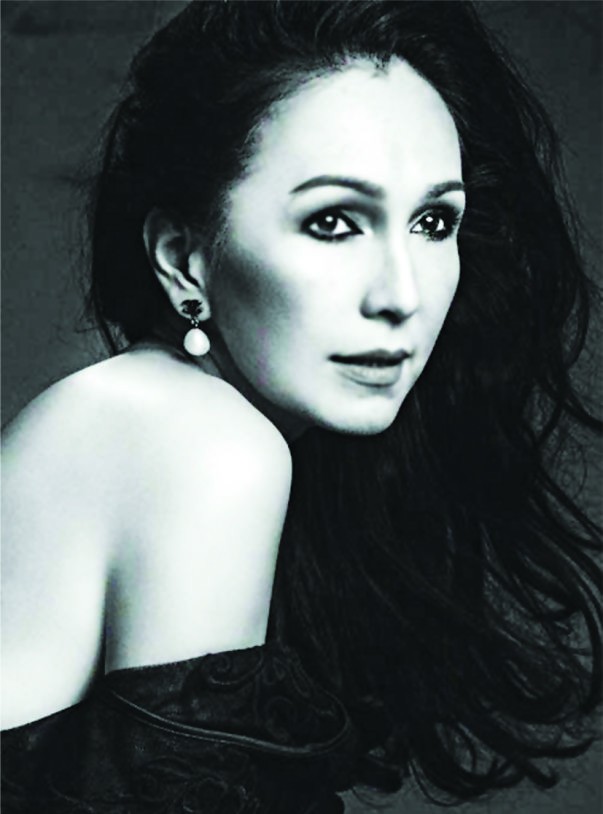 艷媚於1962年在芽莊出生。