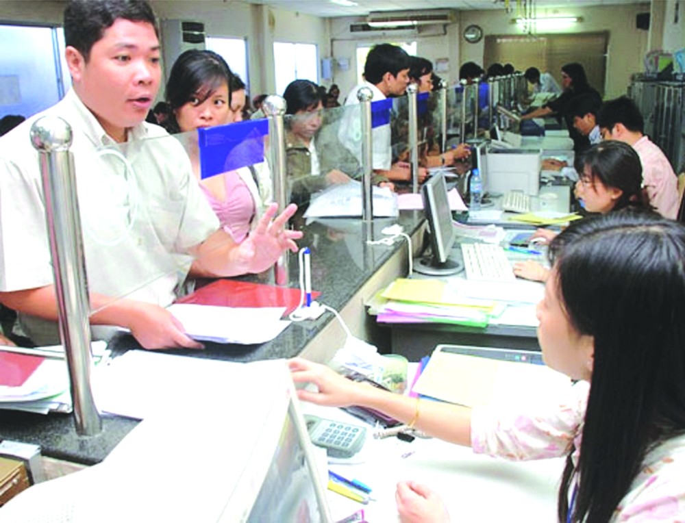 不斷簡化手續，給民眾帶來便利。