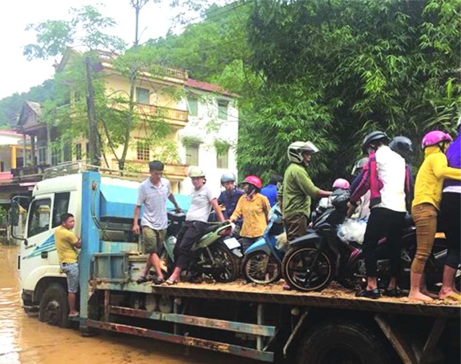 安沛省強降雨 國道受淹
