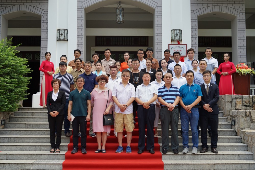 中國詩歌萬里行“越南創作基地”揭牌 ảnh 1 中國詩歌萬里行“越南創作基地”揭牌 ảnh 1