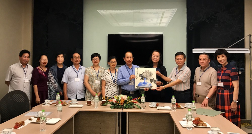 越中畫家在明隆公司作畫 ảnh 1