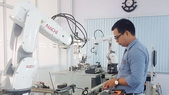 越日中心的技師班學員。