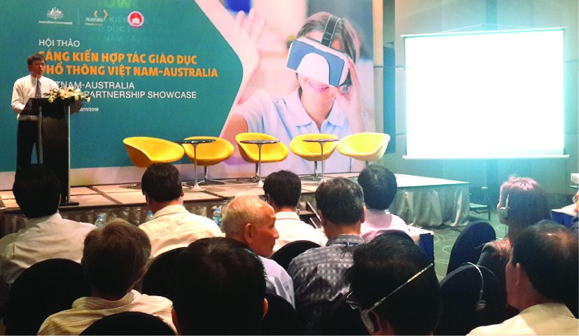 阮文孝副廳長介紹本市的教育情況。