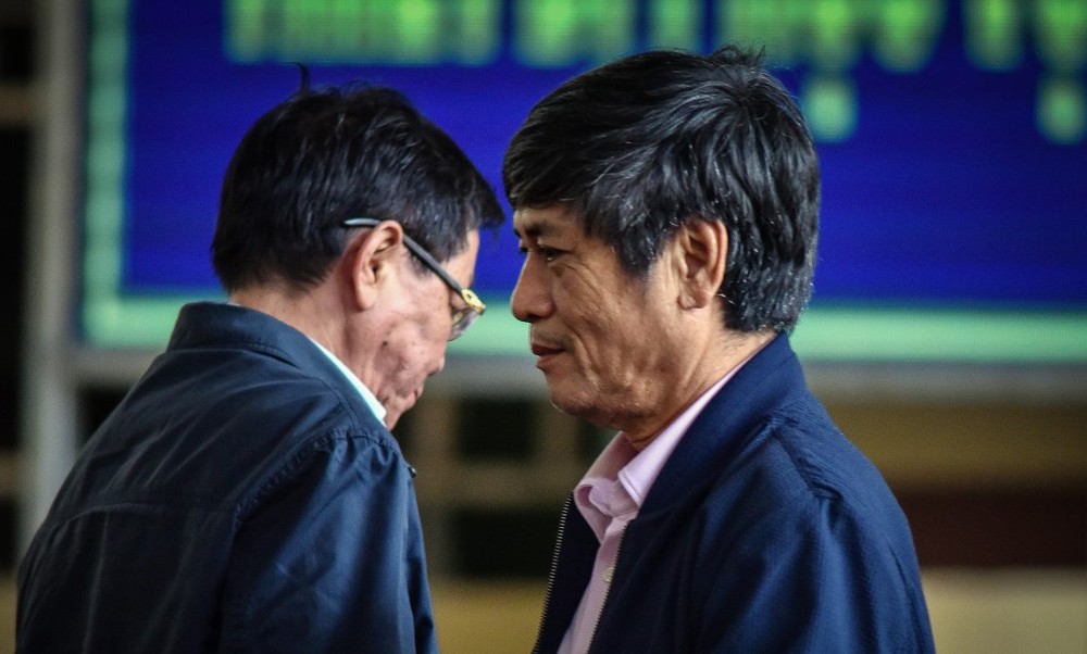 兩名包庇賭博團夥公安幹部入獄 19 年