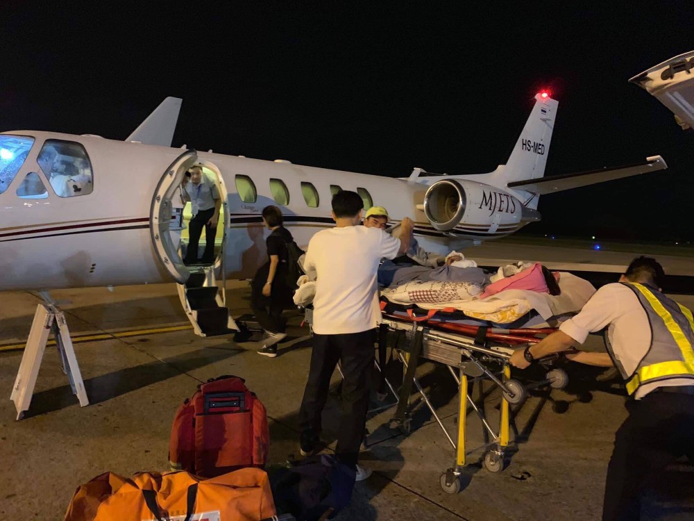 被潑鏹水越僑獲送往國外治療