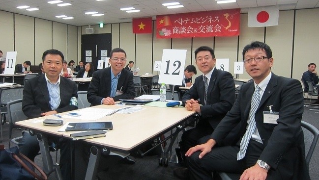 近來，開始有日企要求員工能操日、華語，以方便與中國合作夥伴洽商。