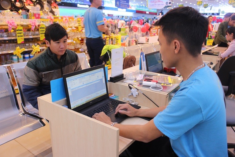 具電子商務技能應徵者將獲優先錄用。