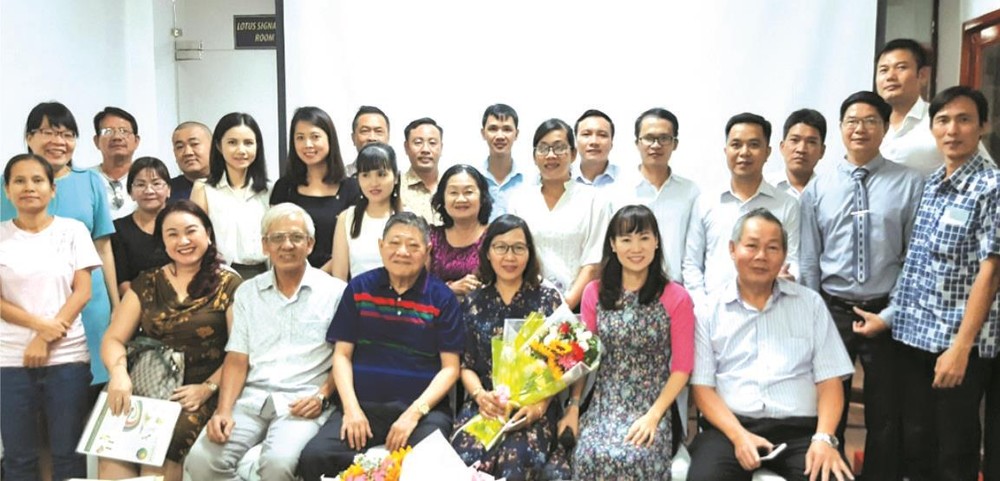 參加聚會的企業合照。