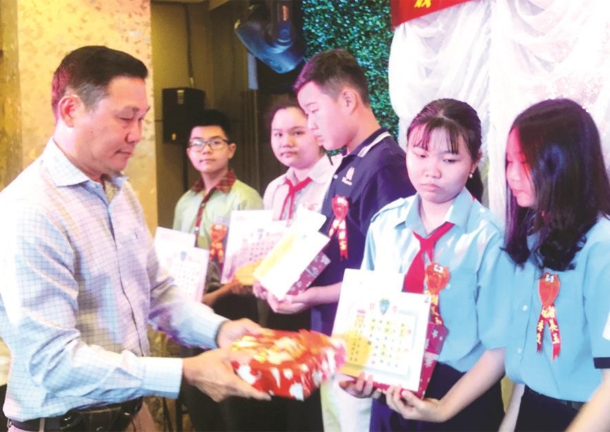 各宗祠獎勵華人優秀子弟 ảnh 1